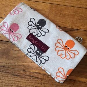 Bungalow 360 Octopus Wallet